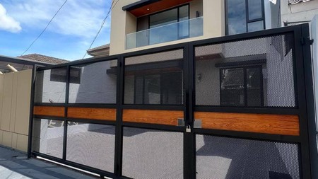 Rumah Baru 2 Lantai Griya Loka BSD city 