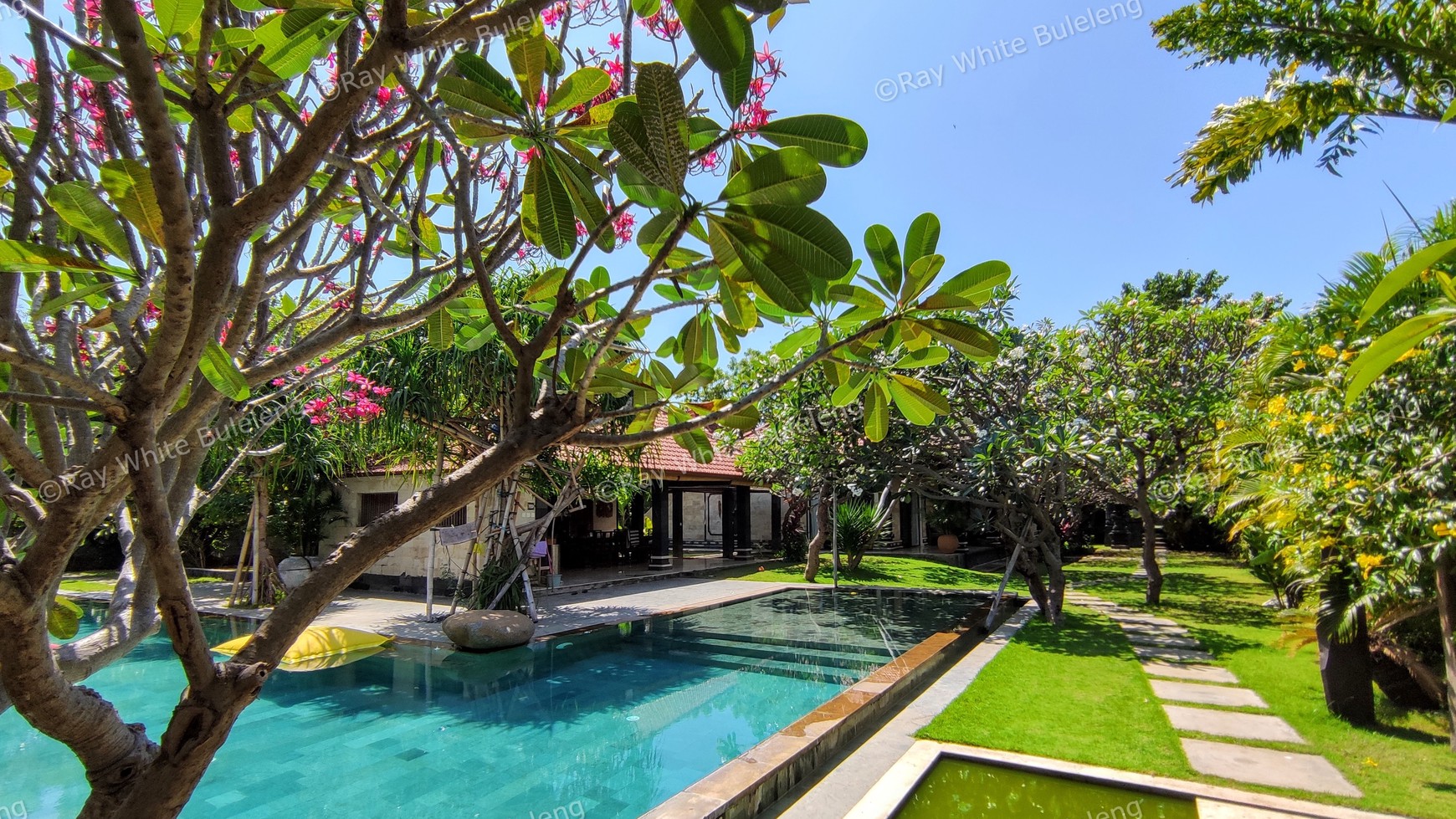STUNNING FREEHOLD VILLA IN PEMUTERAN