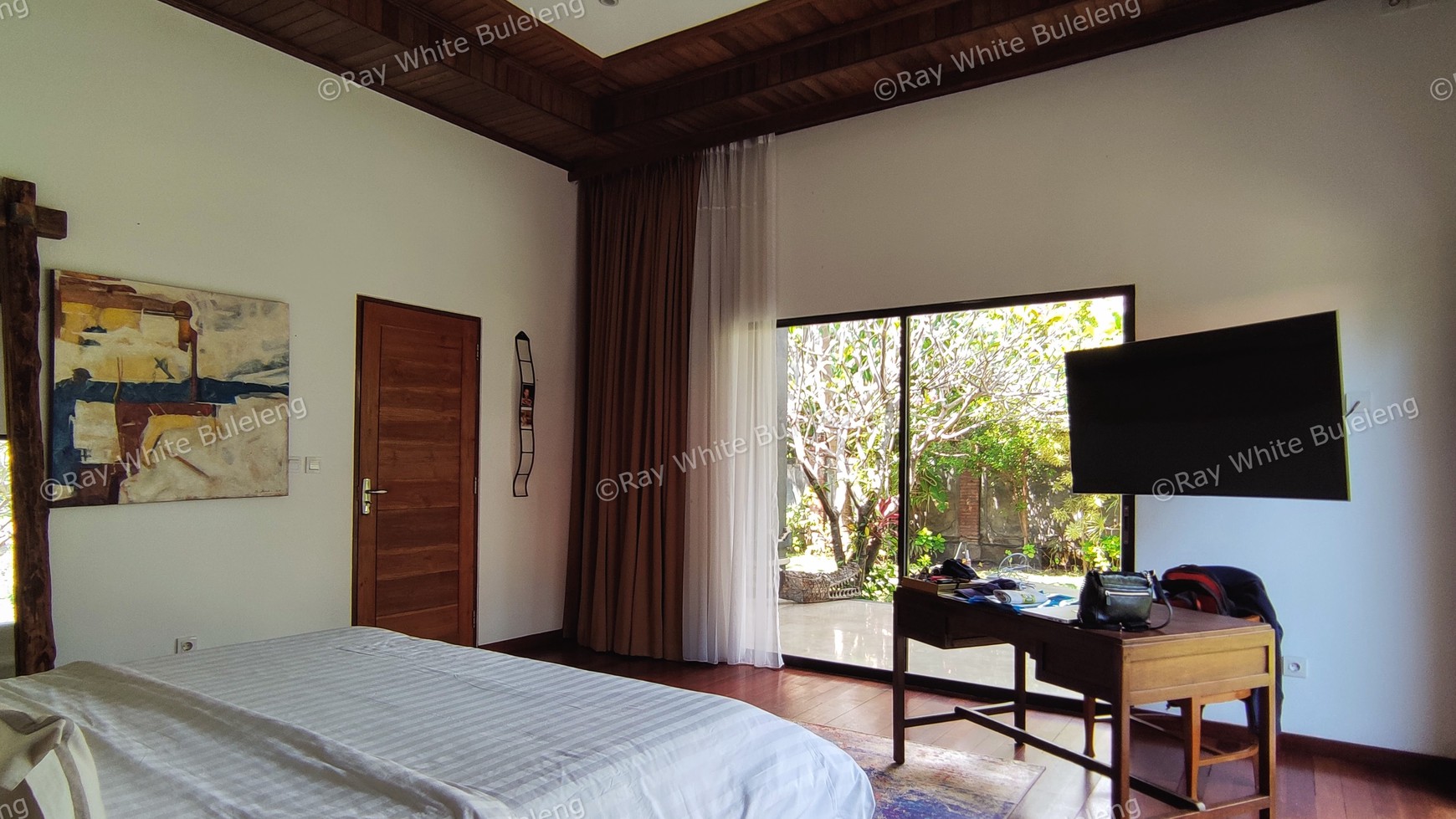 STUNNING FREEHOLD VILLA IN PEMUTERAN