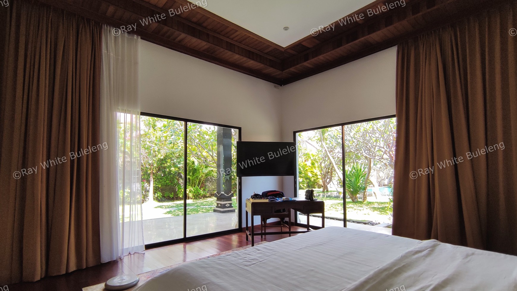 STUNNING FREEHOLD VILLA IN PEMUTERAN