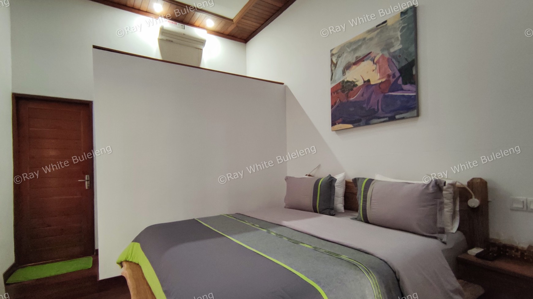 STUNNING FREEHOLD VILLA IN PEMUTERAN