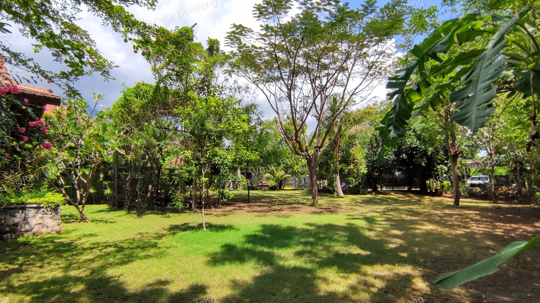 STUNNING FREEHOLD VILLA IN PEMUTERAN