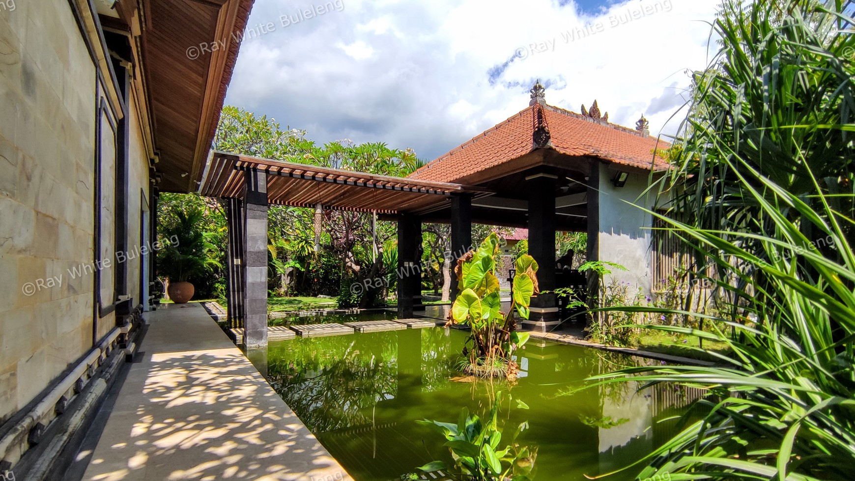 STUNNING FREEHOLD VILLA IN PEMUTERAN