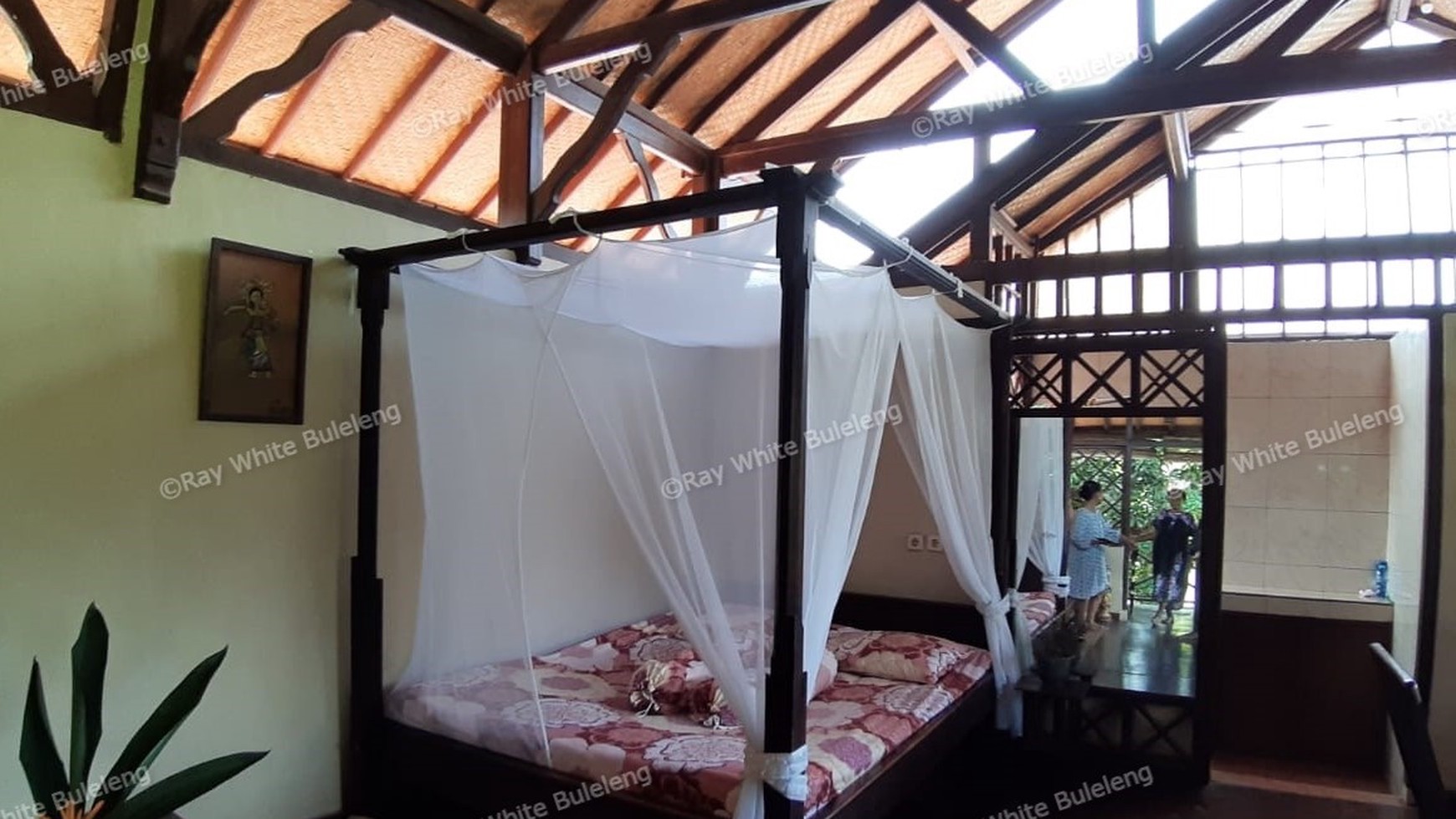SPACIOUS 4-BEDROOM HOUSE FOR RENT IN CENTRAL LOVINA - NEAR BEACH AND LOCAL AMENITIES