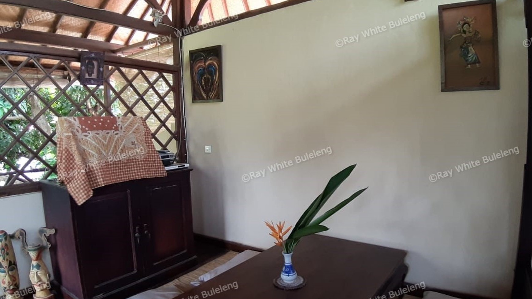 SPACIOUS 4-BEDROOM HOUSE FOR RENT IN CENTRAL LOVINA - NEAR BEACH AND LOCAL AMENITIES