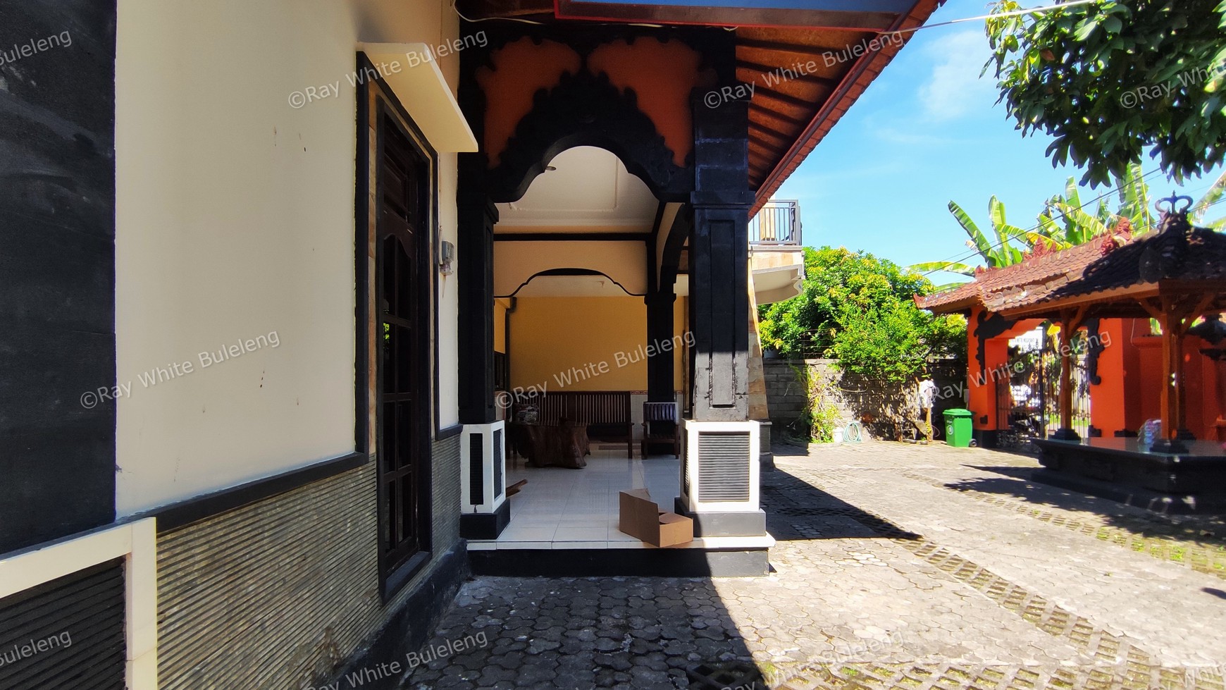 POTENTIAL BALINESE STYLE HOUSE IN A QUIET AREA