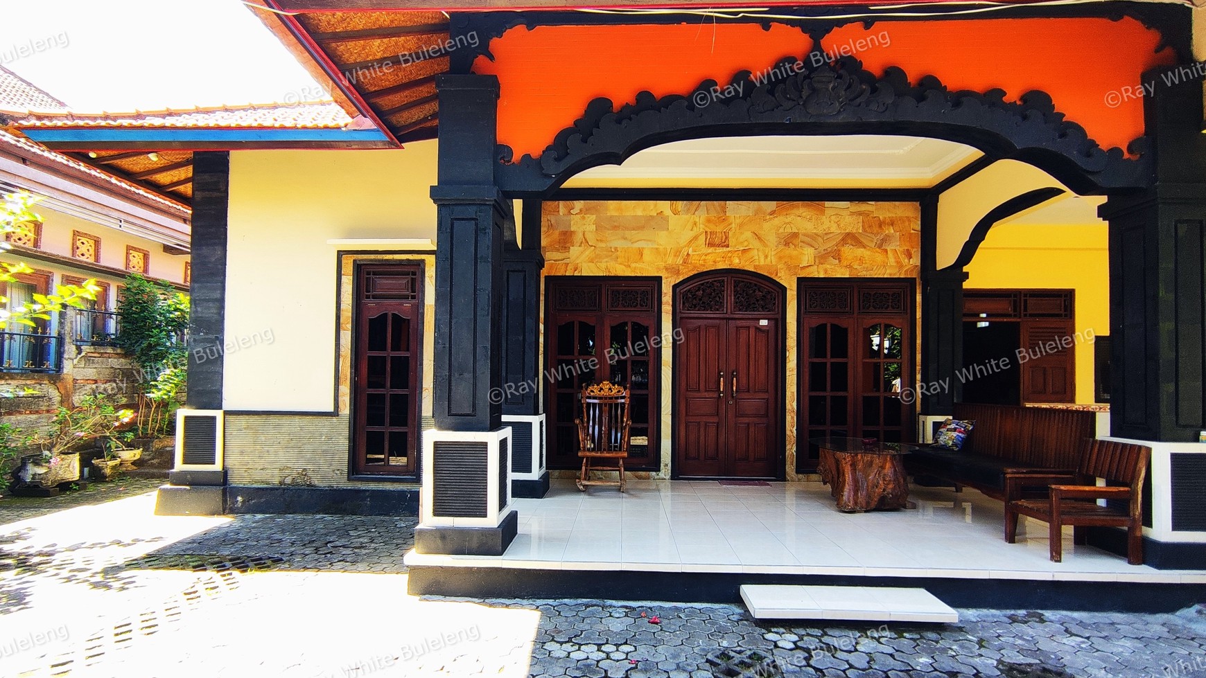 POTENTIAL BALINESE STYLE HOUSE IN A QUIET AREA