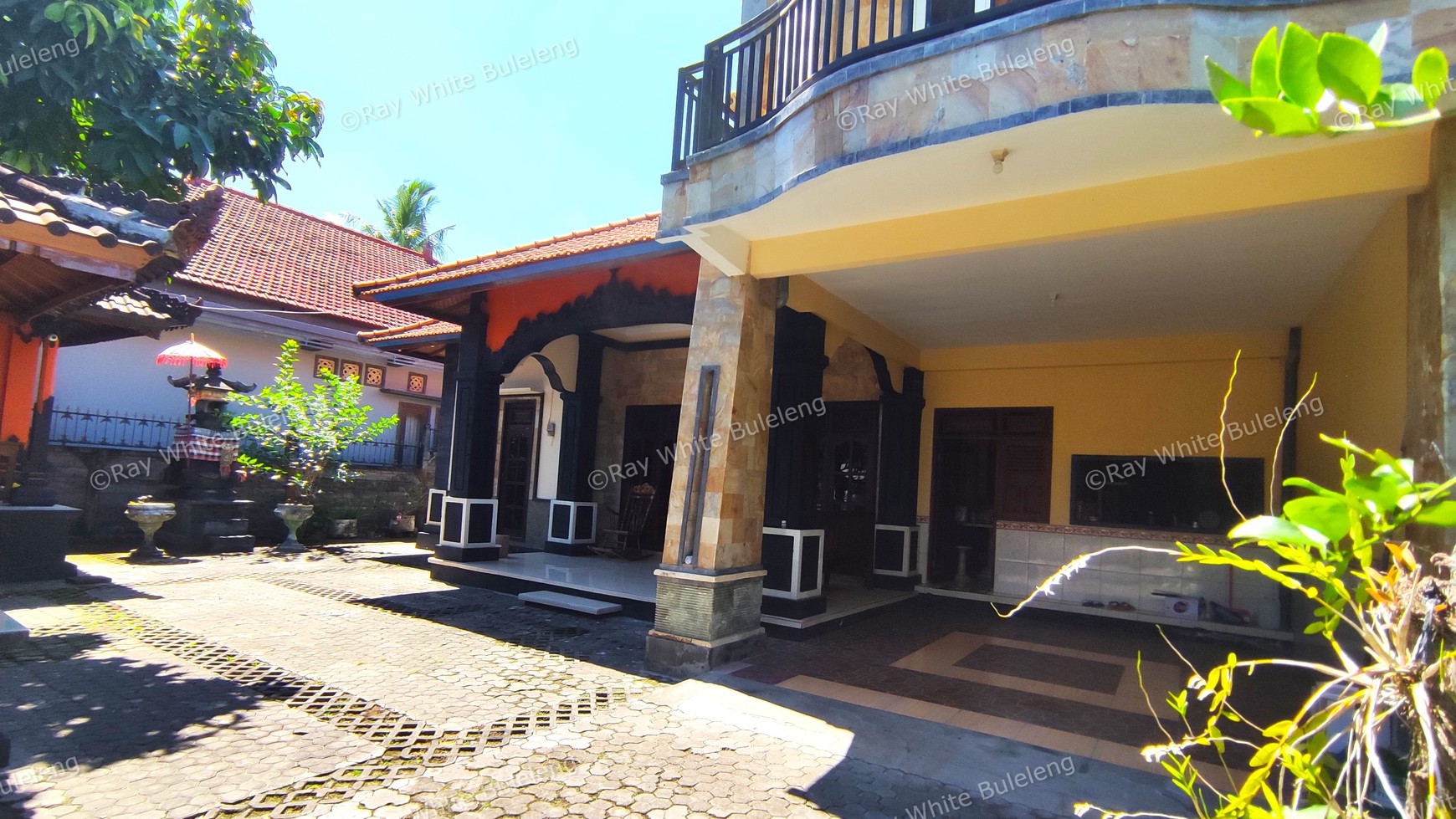 POTENTIAL BALINESE STYLE HOUSE IN A QUIET AREA