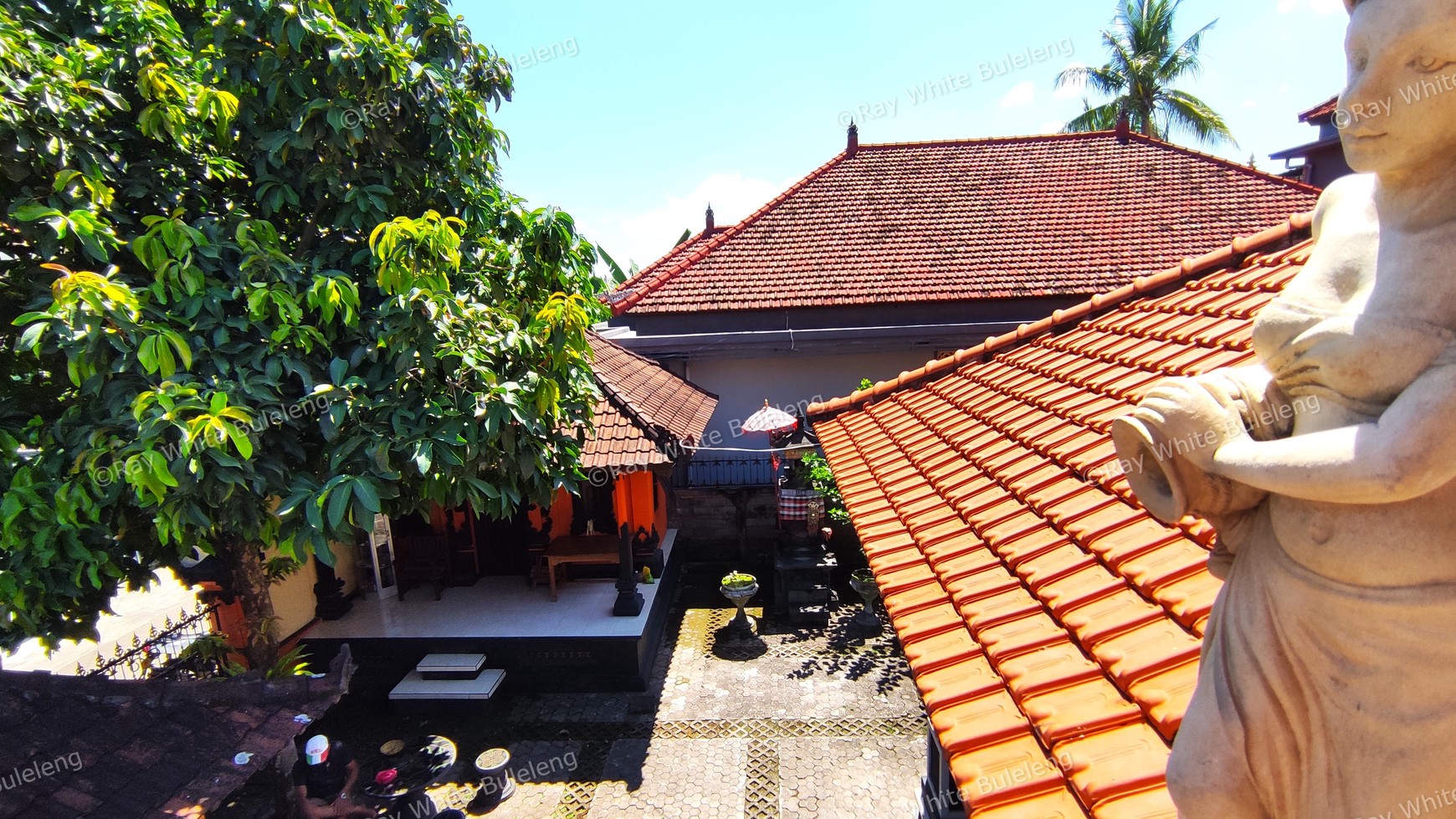 POTENTIAL BALINESE STYLE HOUSE IN A QUIET AREA