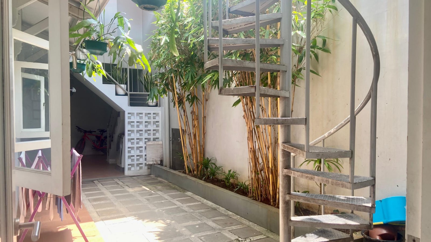 Rumah 1½ Lantai Siap Huni dengan Hunian Nyaman dan Asri di @Joglo, Jakarta Barat