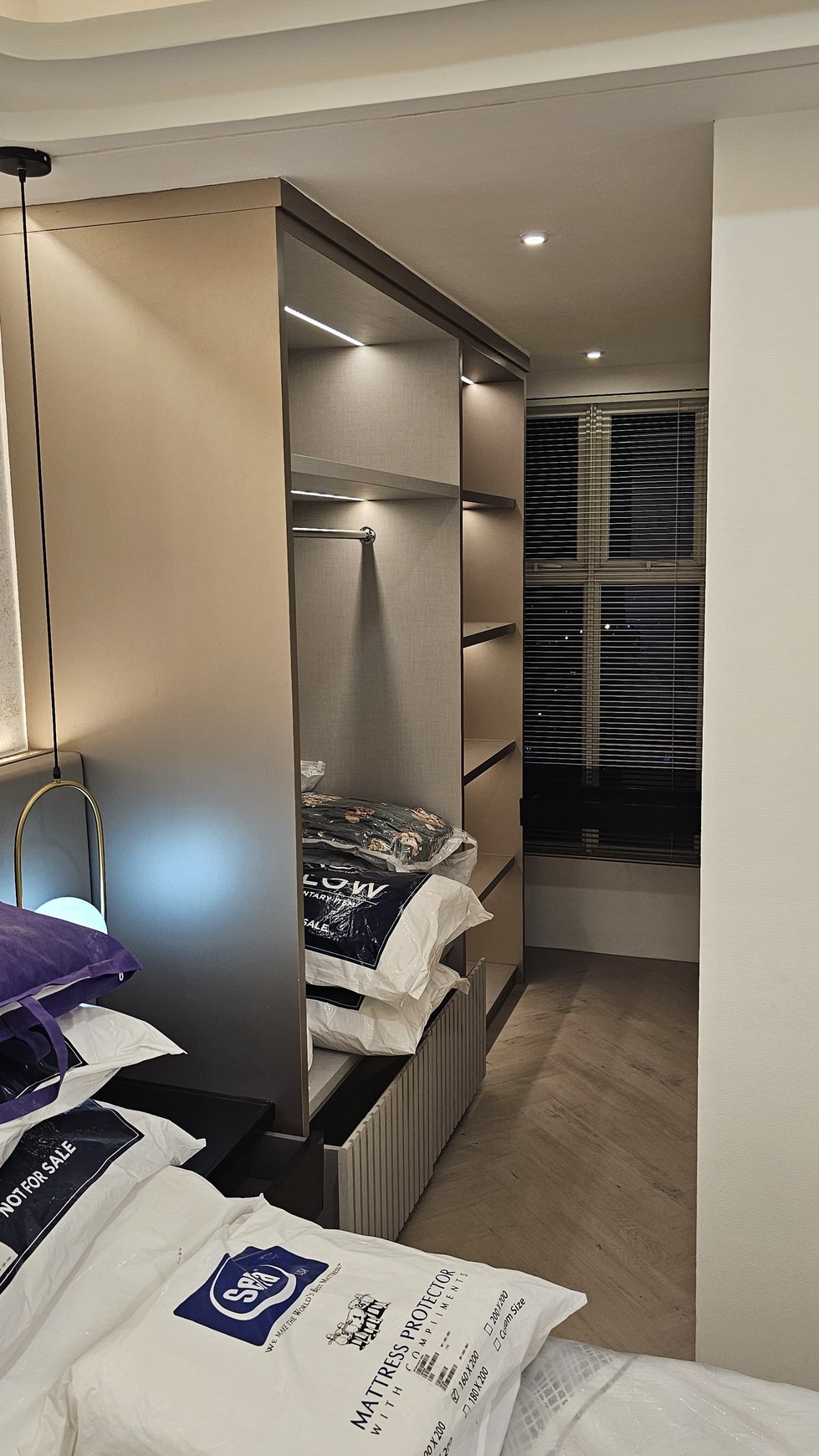 DIJUAL APARTEMEN SEMI FURNISHED PAKUWON CITY MAL SIAP HUNI - TOWER AMOR, Surabaya Timur