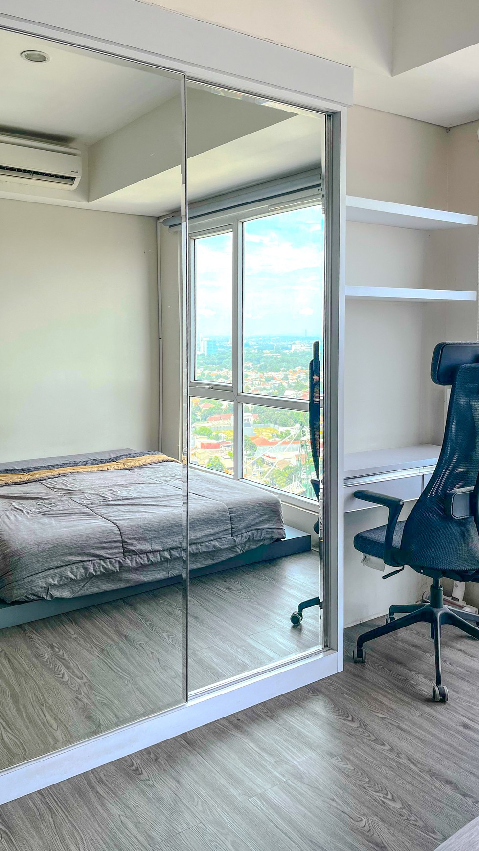 Apartemen Modern 1 Kamar Tidur di Apartemen Breeze Bintaro, Depan Bintaro Plaza