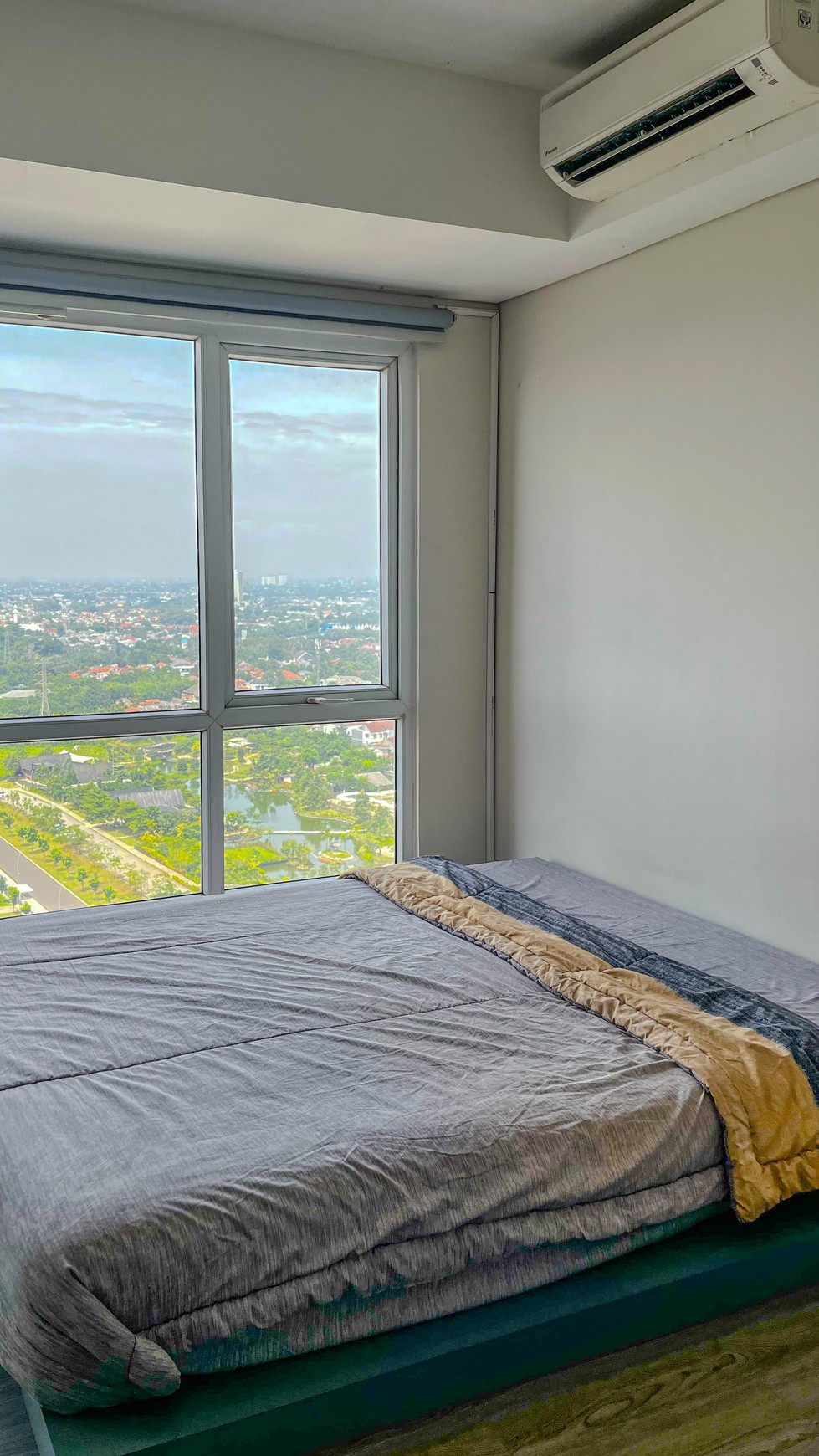 Apartemen Modern 1 Kamar Tidur di Apartemen Breeze Bintaro, Depan Bintaro Plaza