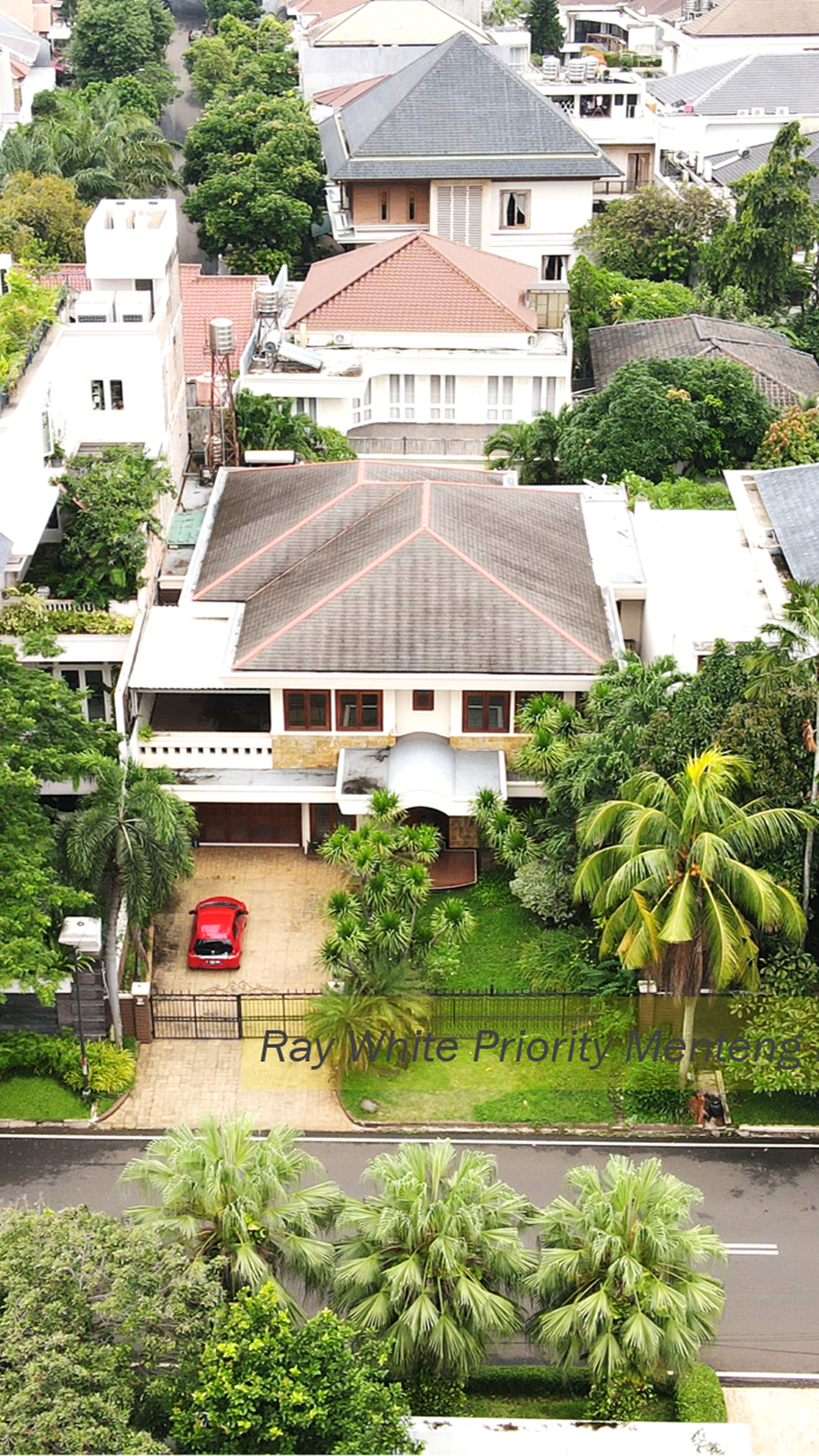 Rumah Mewah di Kawasan Elite Pondok Indah, Jakarta Selatan.