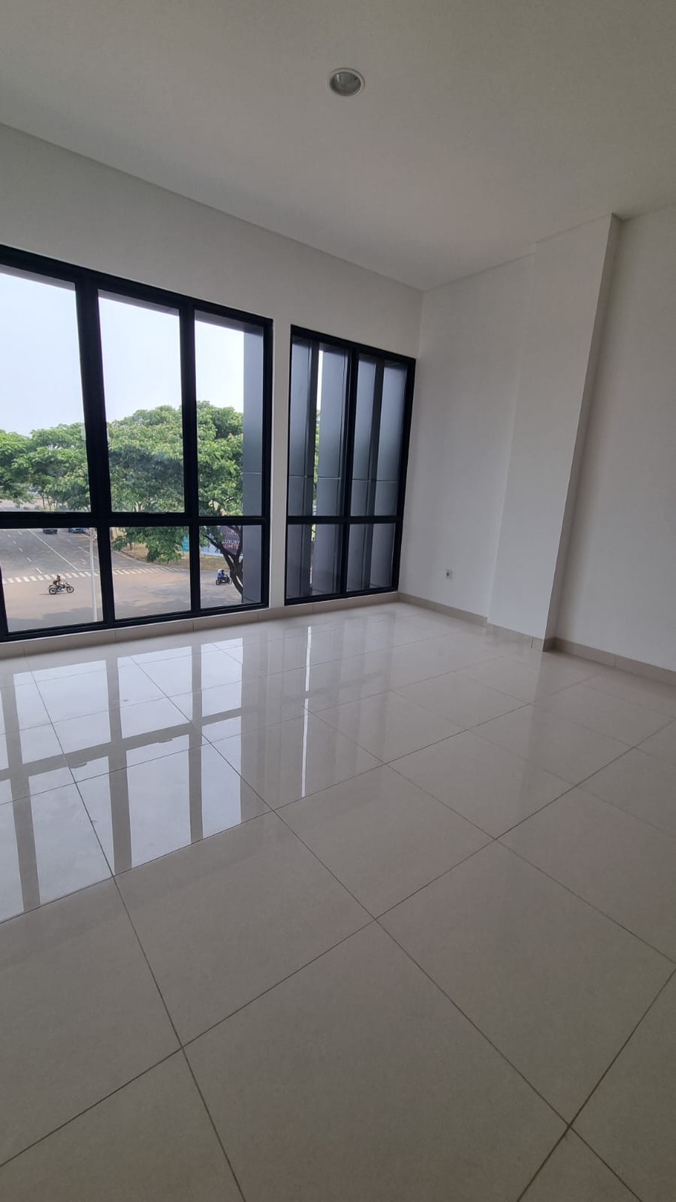 Ruko Brand New 3 lantai di Greenwich Business Park BSD City