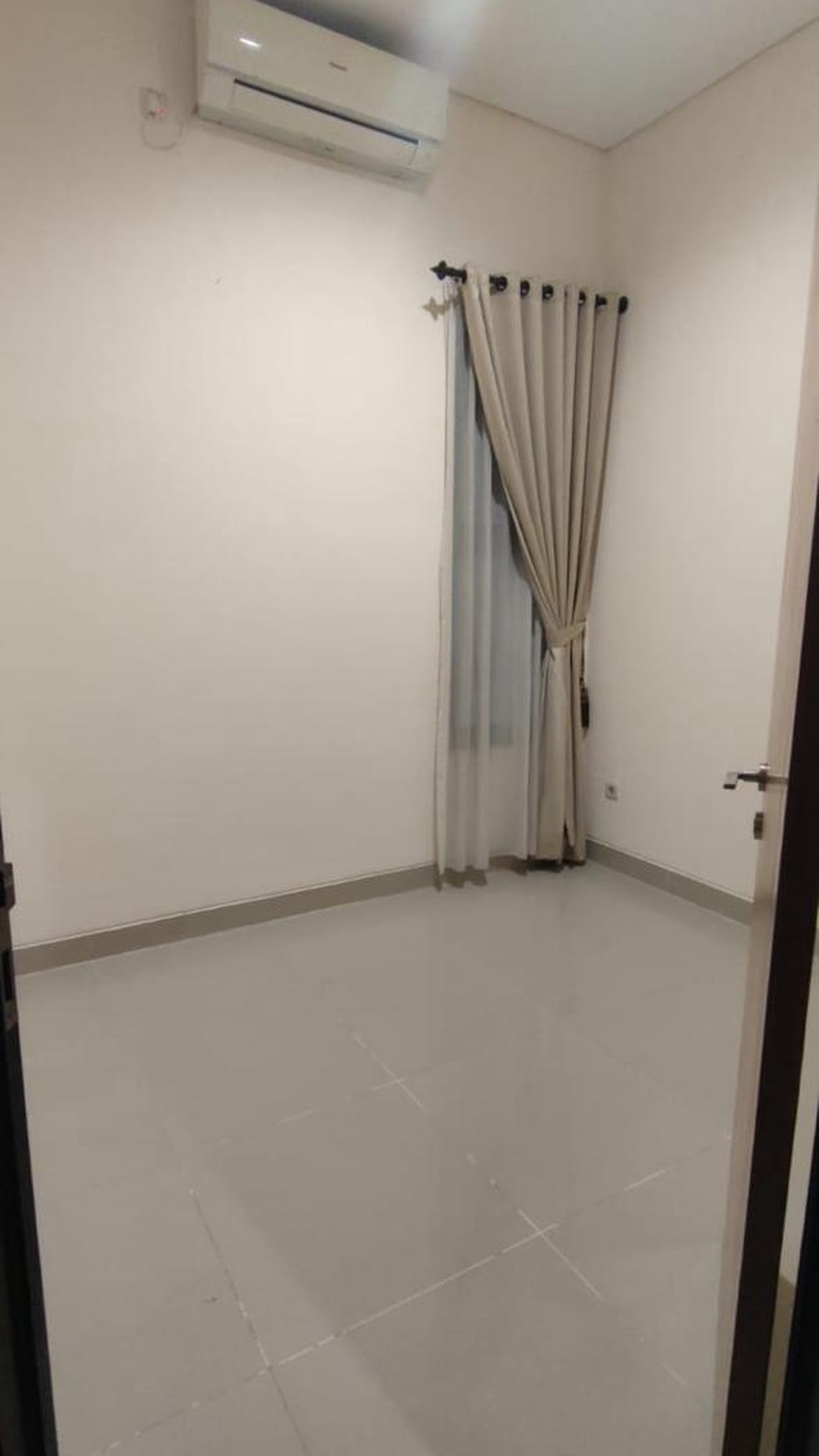 Rumah Siap Huni dengan Hunian Nyaman dan Asri di @Jombang, Ciputat