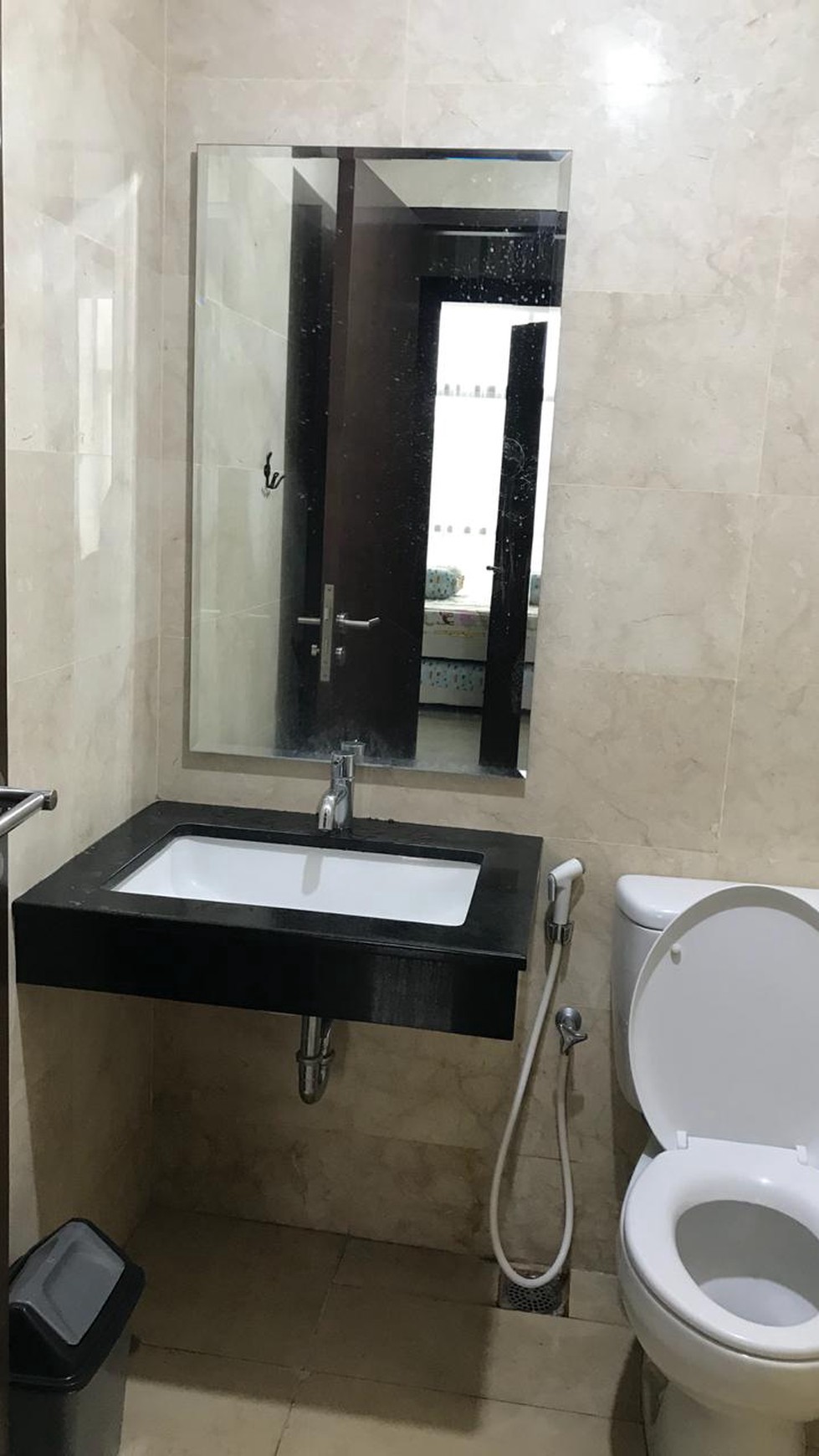 L'Avenue 3BR apartment unit with double view