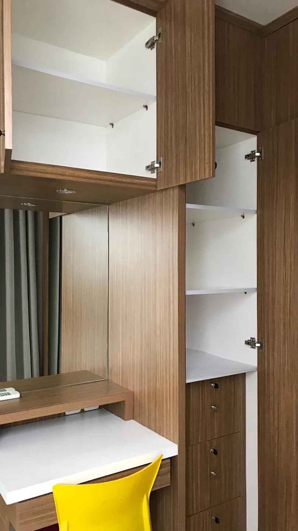 L'Avenue 3BR apartment unit with double view