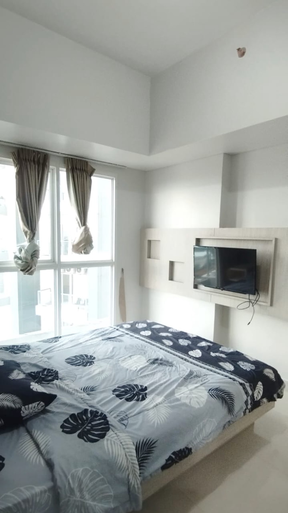 Disewa apartemen casa de parco magnolia tower type 1 BR strategis dekat pusat bisnis siap huni
