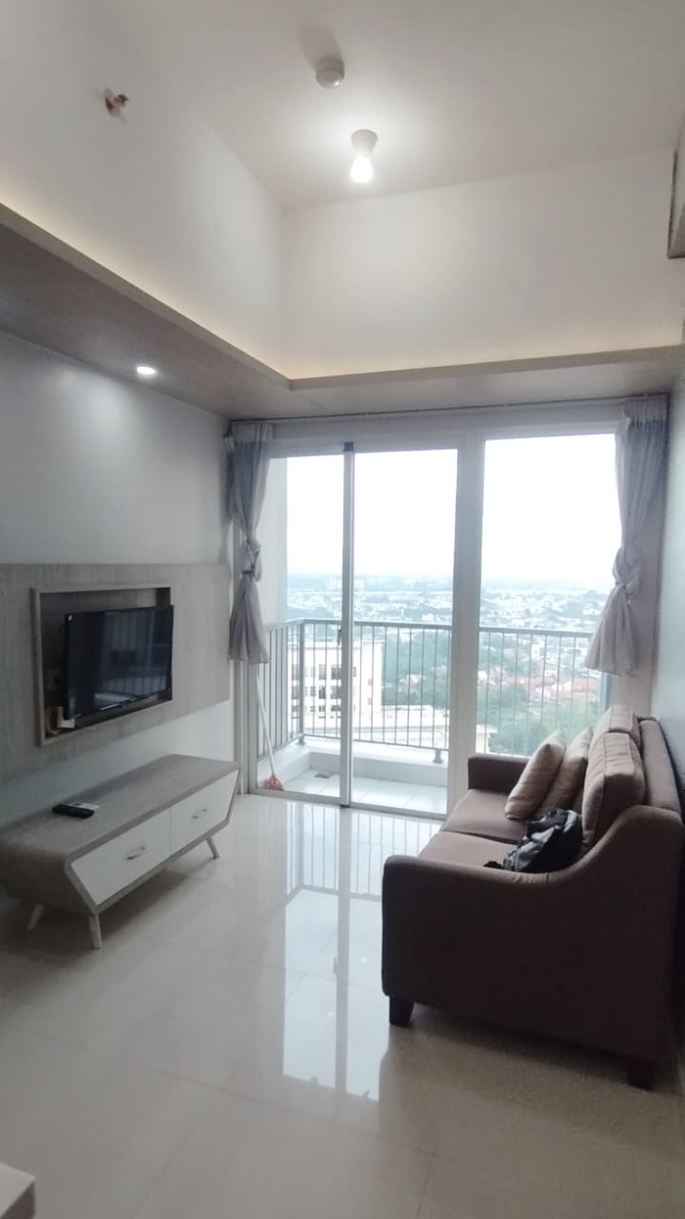 Disewa apartemen casa de parco magnolia tower type 1 BR strategis dekat pusat bisnis siap huni