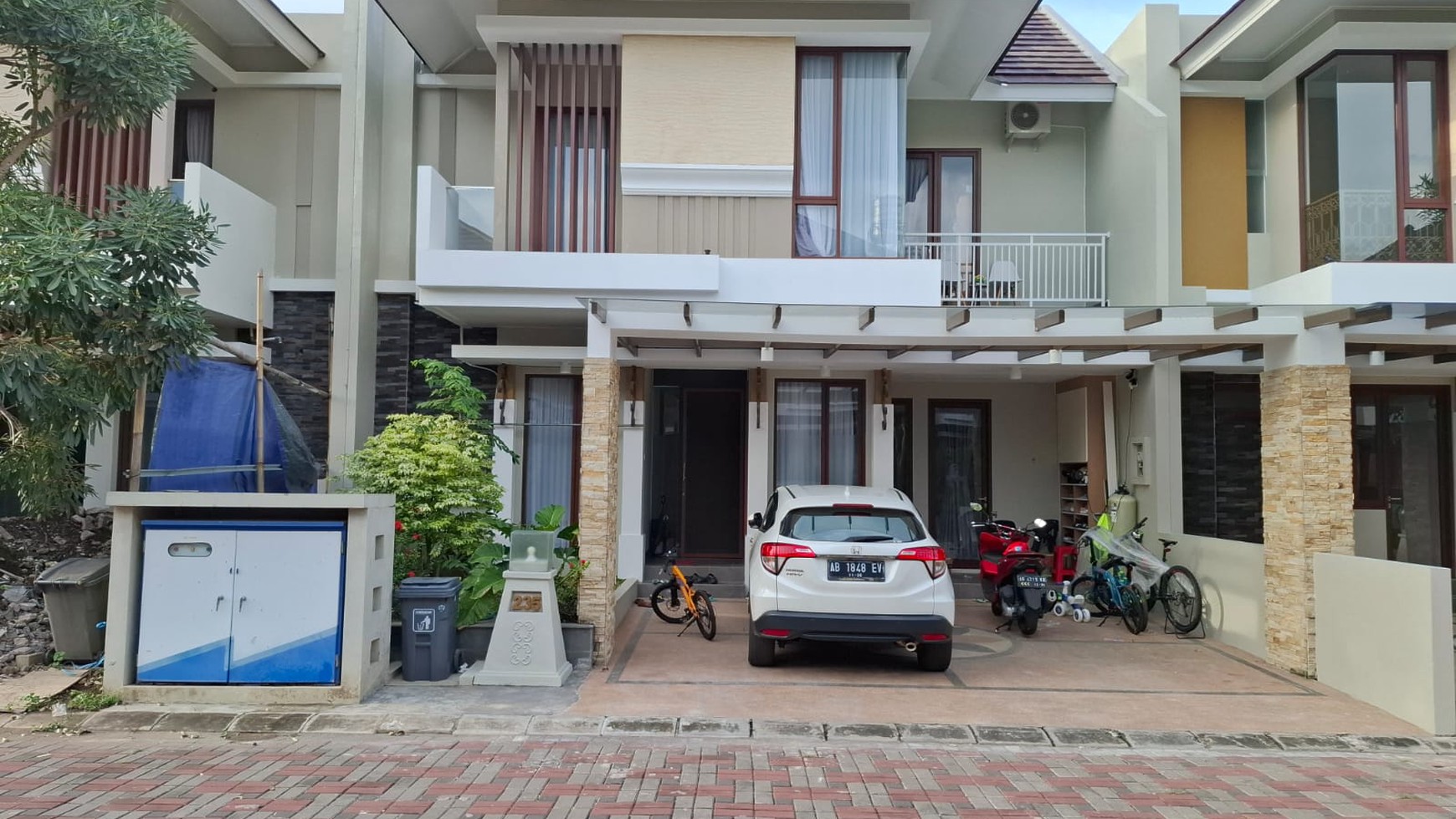 Rumah Mewah Semi Furnish di Perum Vasana Residence Condong Catur Sleman.