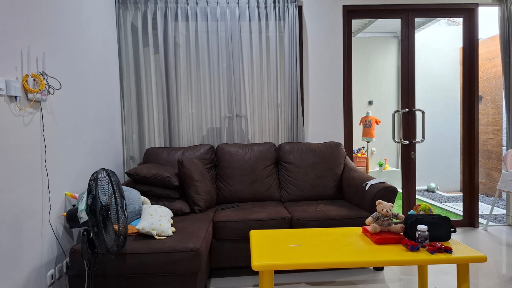 Rumah Mewah Semi Furnish di Perum Vasana Residence Condong Catur Sleman.