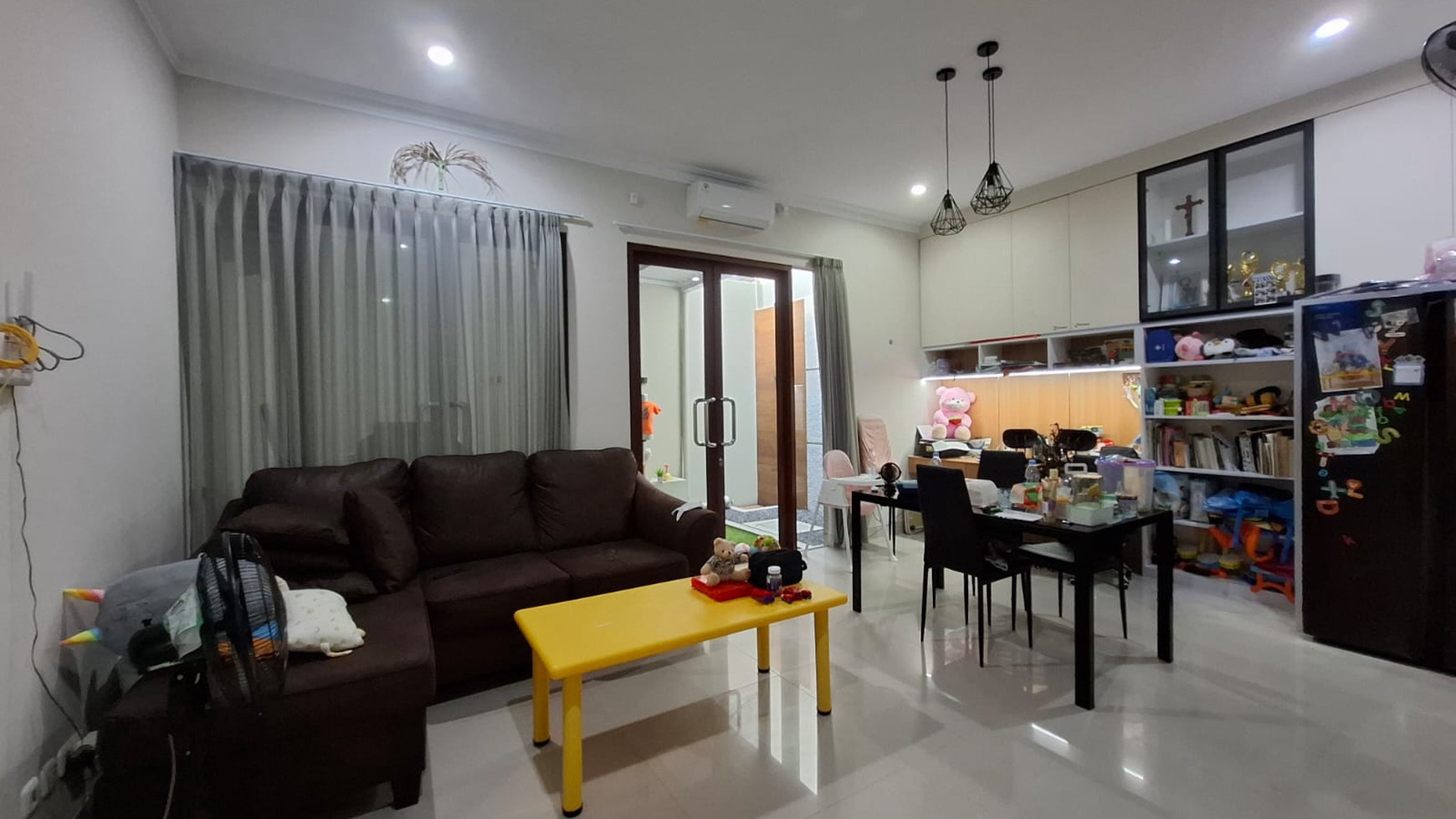 Rumah Mewah Semi Furnish di Perum Vasana Residence Condong Catur Sleman.