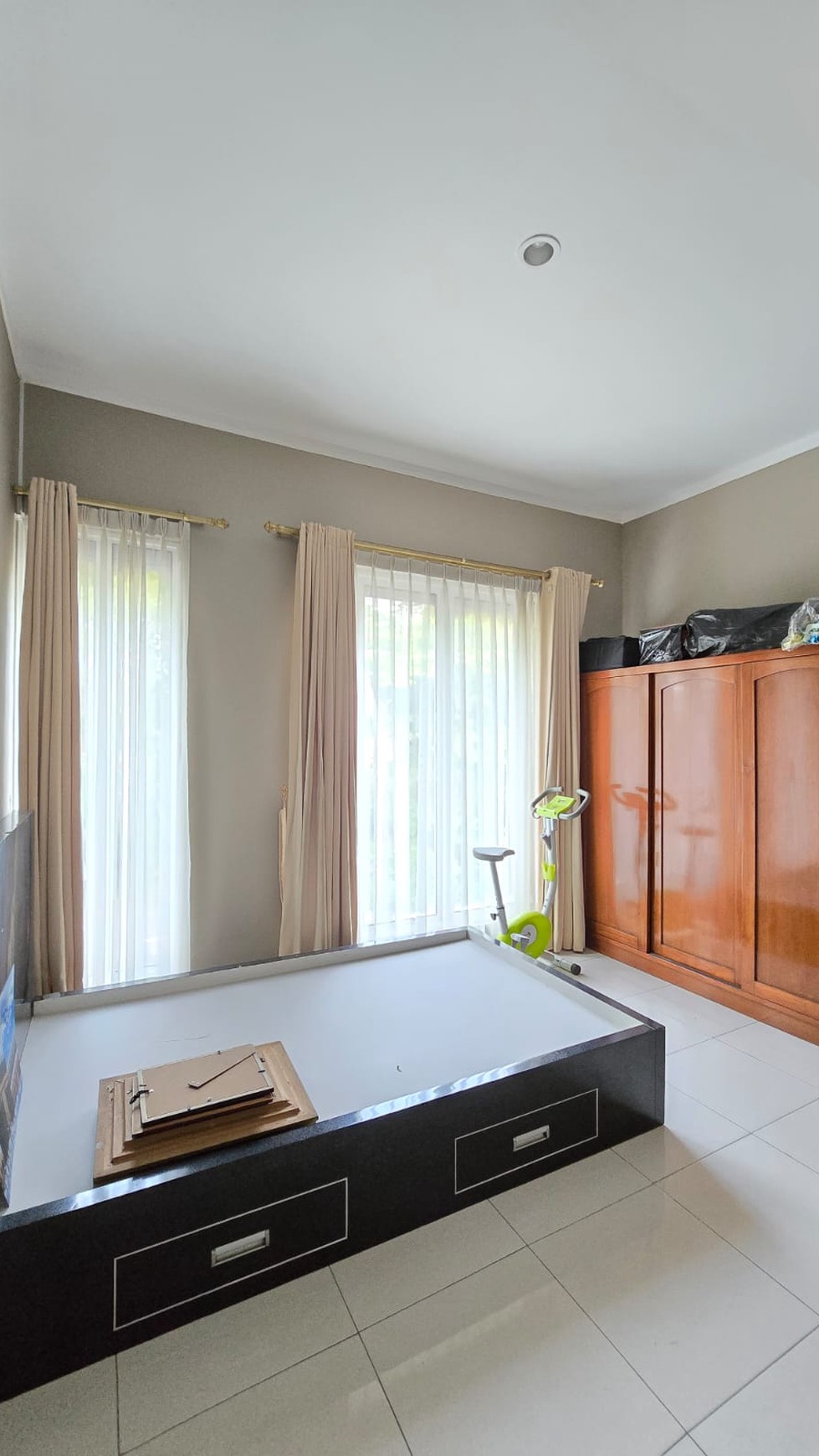 Rumah Bagus Siap Huni Asri di Emerald View, Bintaro Jaya Sektor 9 