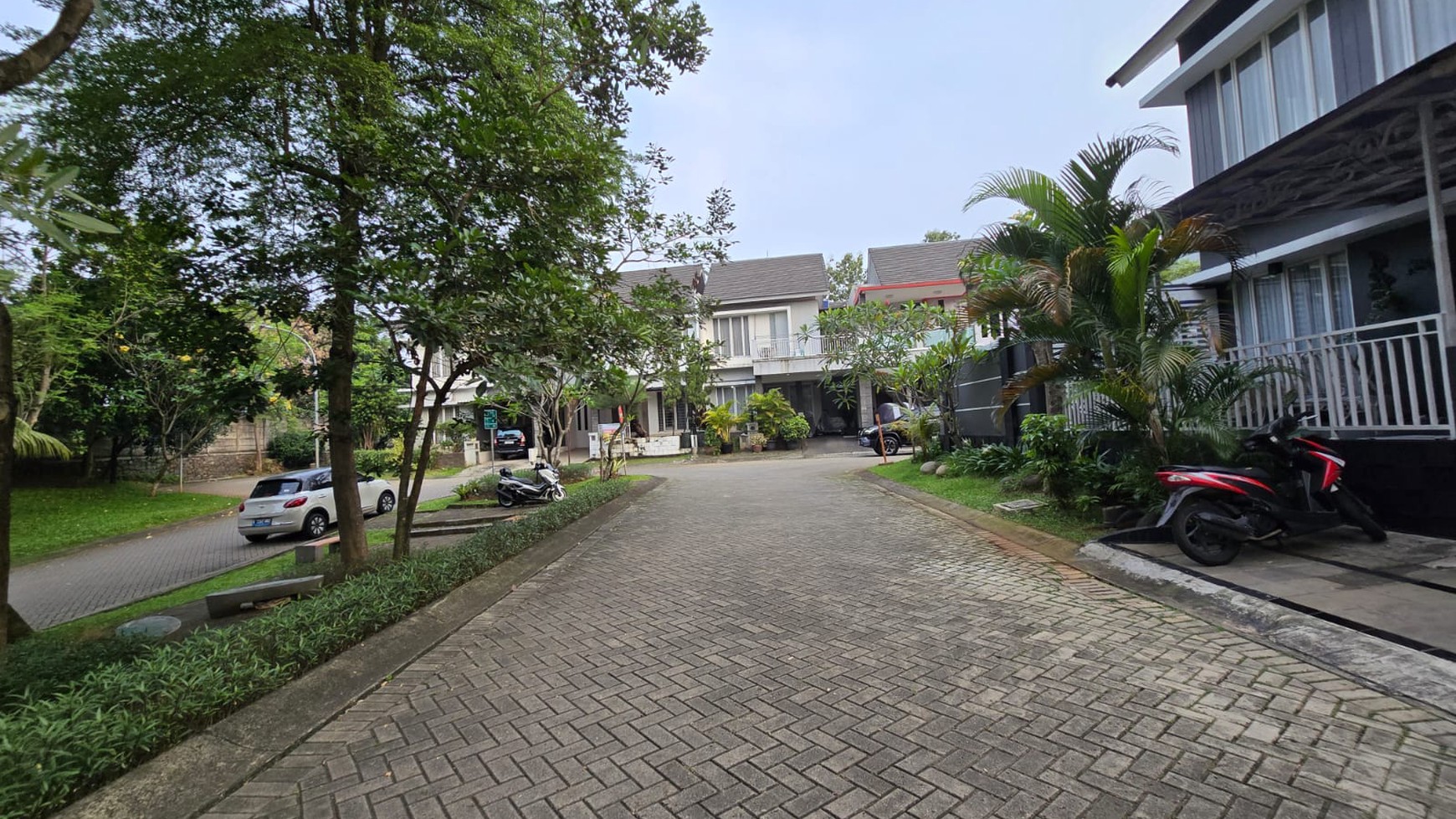 Rumah Bagus Siap Huni Asri di Emerald View, Bintaro Jaya Sektor 9 