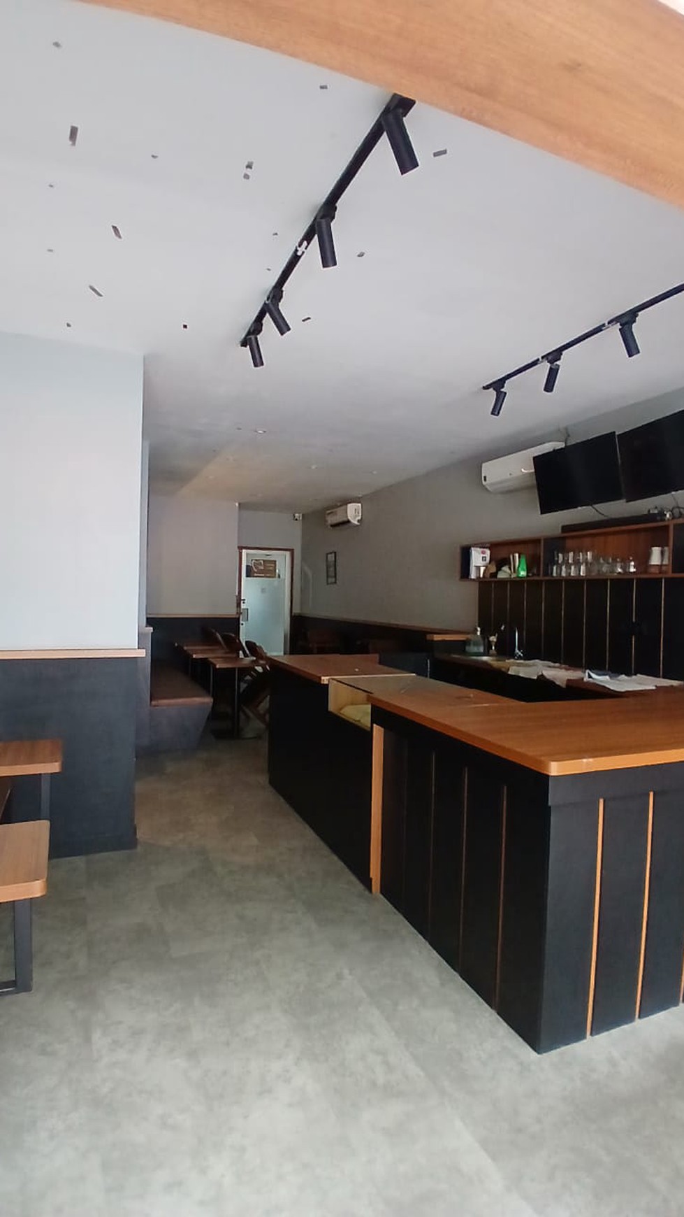 Disewakan Ruko Siap Pakai dan Lokasi Strategis Pinggir Jalan Raya @Pondok Aren