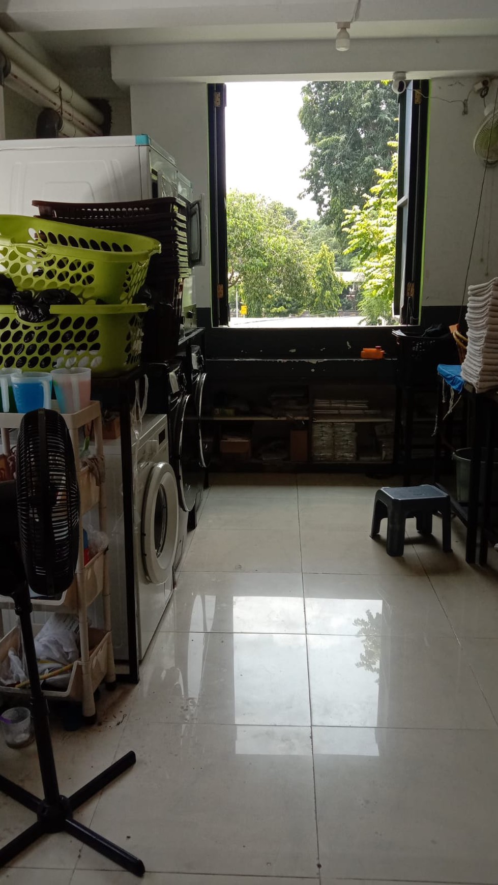 Ruko Dijual di Gubeng Surabaya - 3,5 Lantai, 5x9m, HGB, Harga Nego