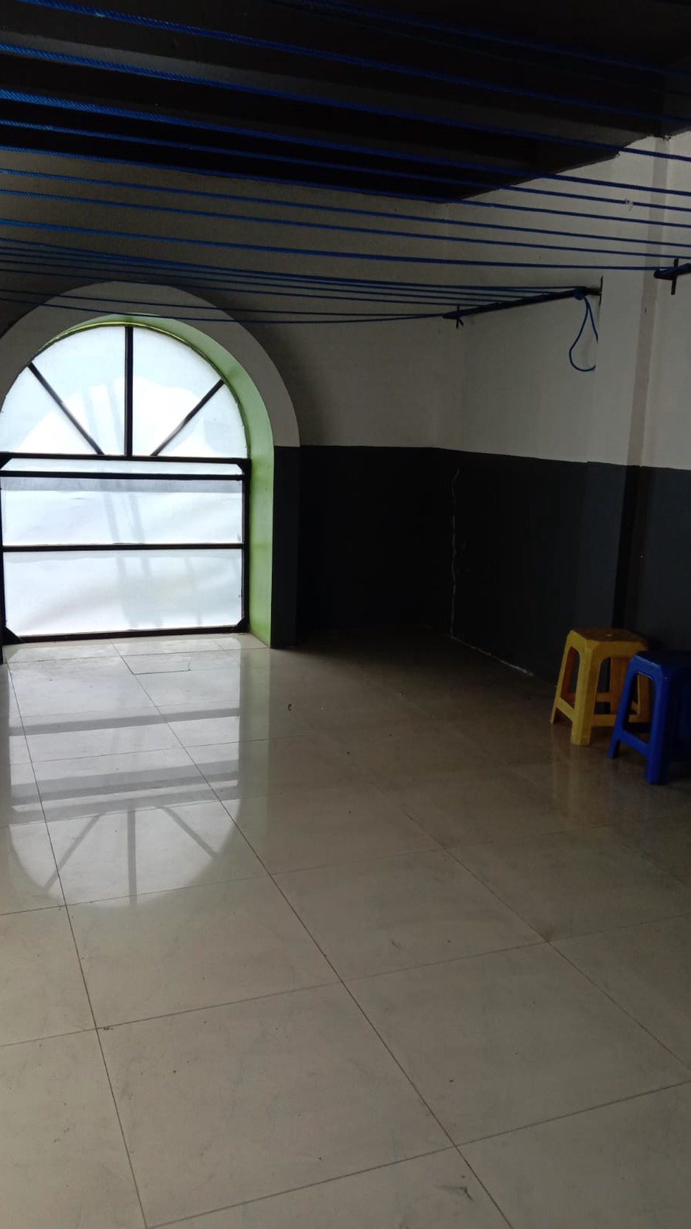 Ruko Dijual di Gubeng Surabaya - 3,5 Lantai, 5x9m, HGB, Harga Nego