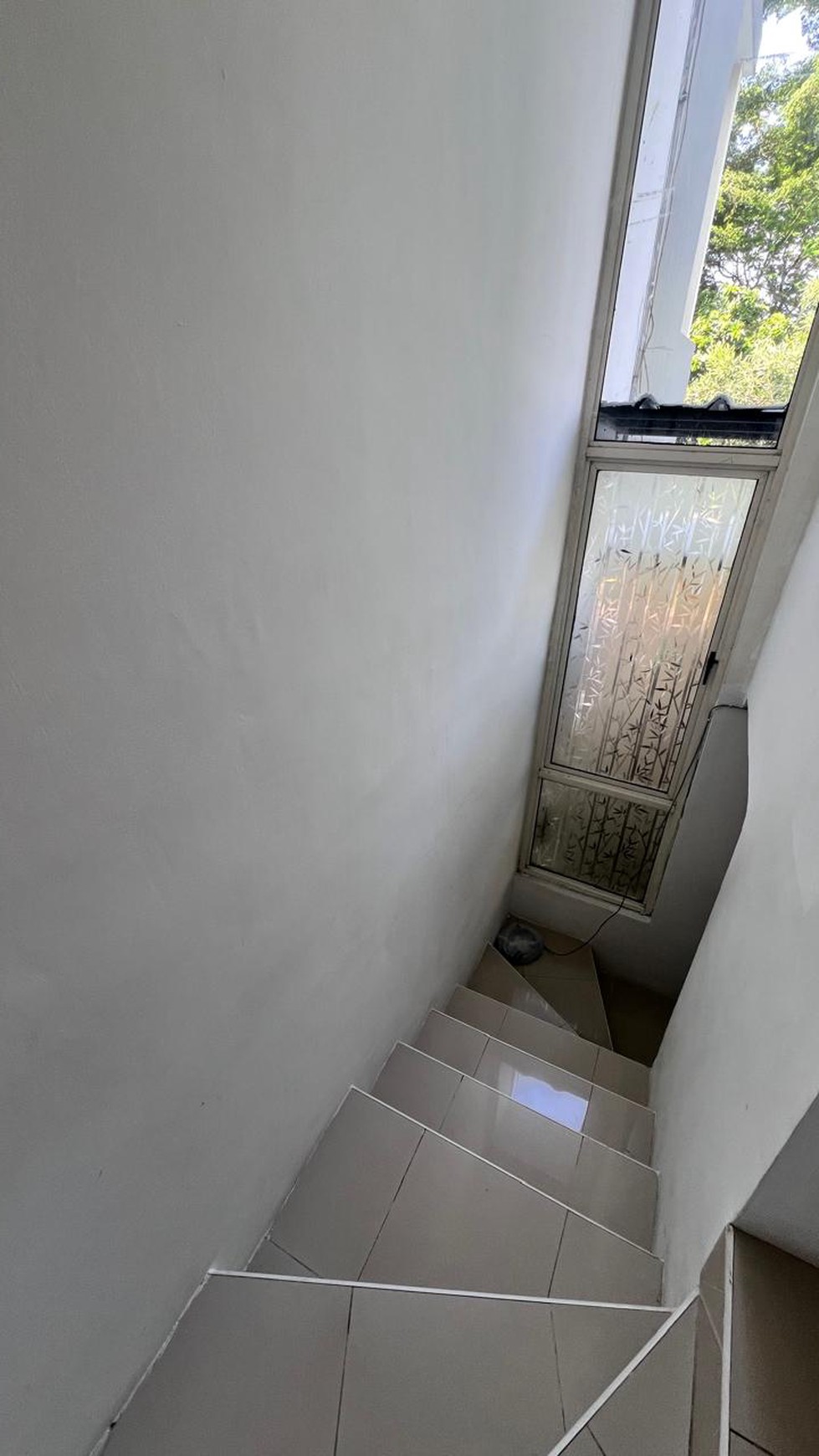 Rumah 2 Lantai Siap Huni dengan Hunian Nyaman dan Asri @Ciputat