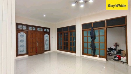 Dijual Rumah 2 lantai di Waru Indah jl Garuda Sidoarjo