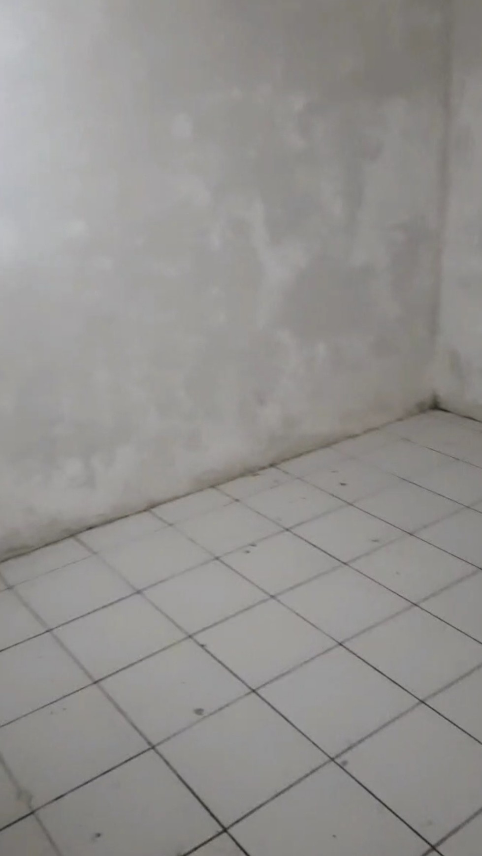 Dijual Cepat Rumah 1,5 Lantai di Donokerto Surabaya - 4 KT, Harga 550 Juta NEGO