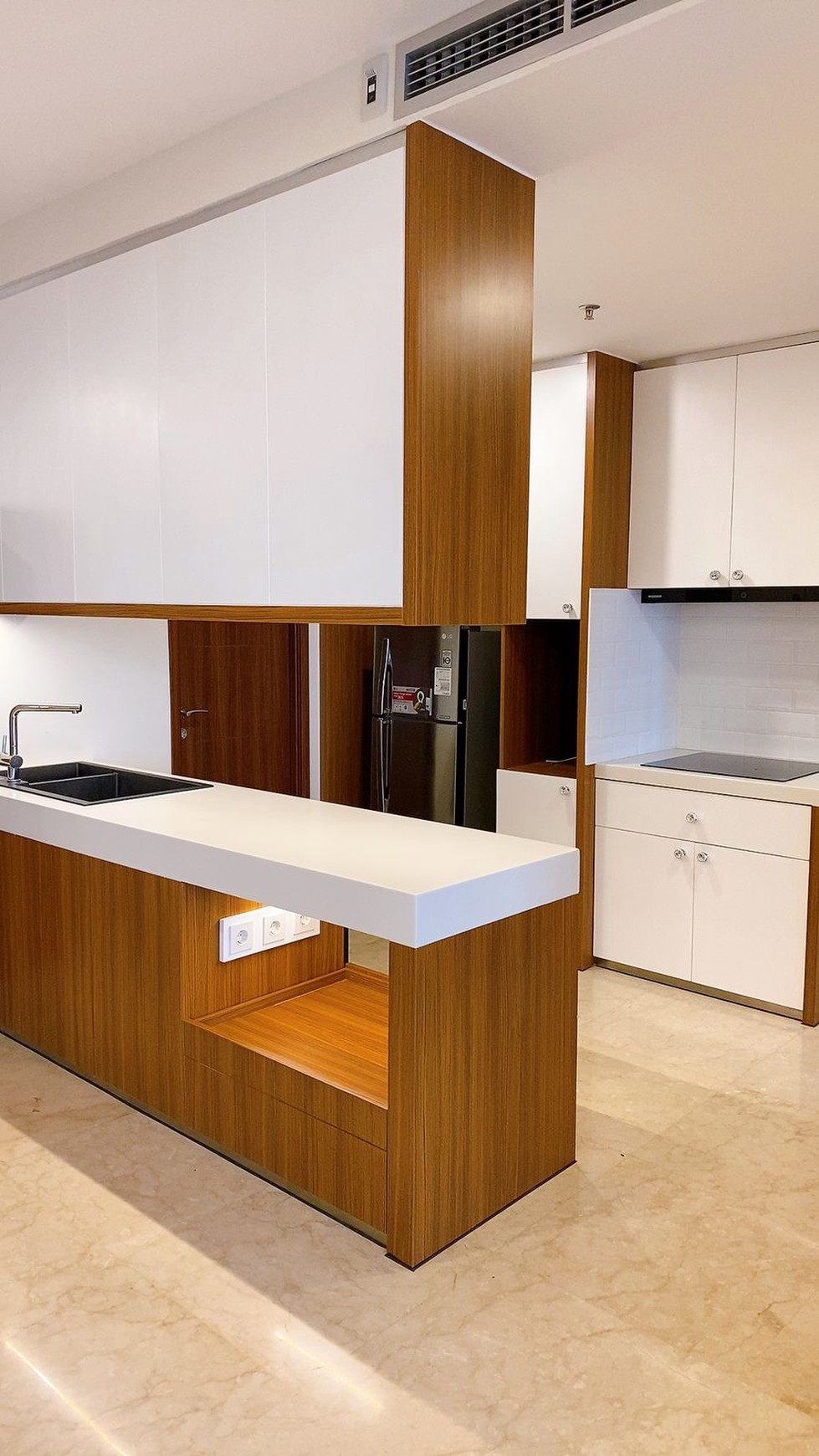 Apartemen Hegarmanah Residence 3 BR Semi Furnished Kec Cidadap Bandung