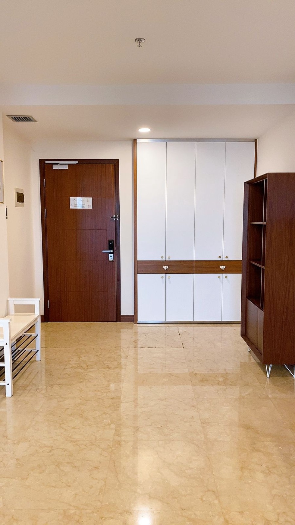 Apartemen Hegarmanah Residence 3 BR Semi Furnished Kec Cidadap Bandung