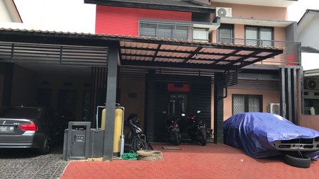 Dijual rumah di perumahan Puri Surya Jaya,,,,alamatnya di cluster sydney garden  ,,,, 