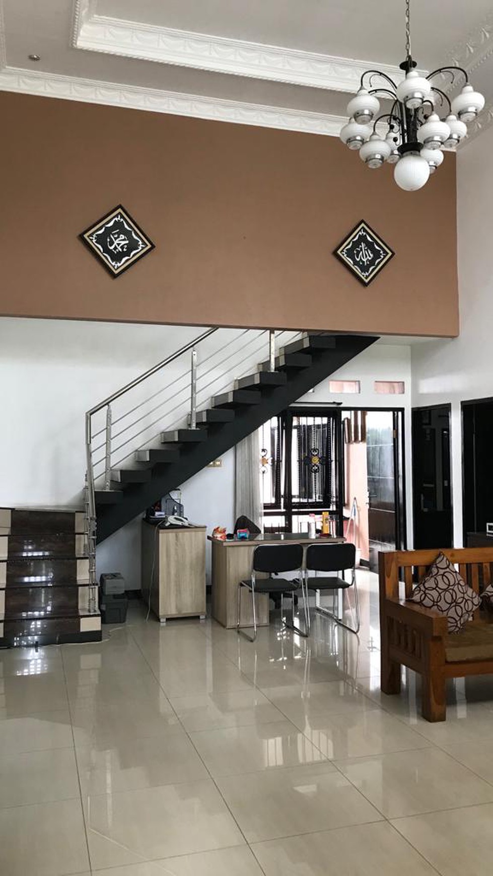 Dijual rumah di perumahan Puri Surya Jaya,,,,alamatnya di cluster sydney garden ,,,,
