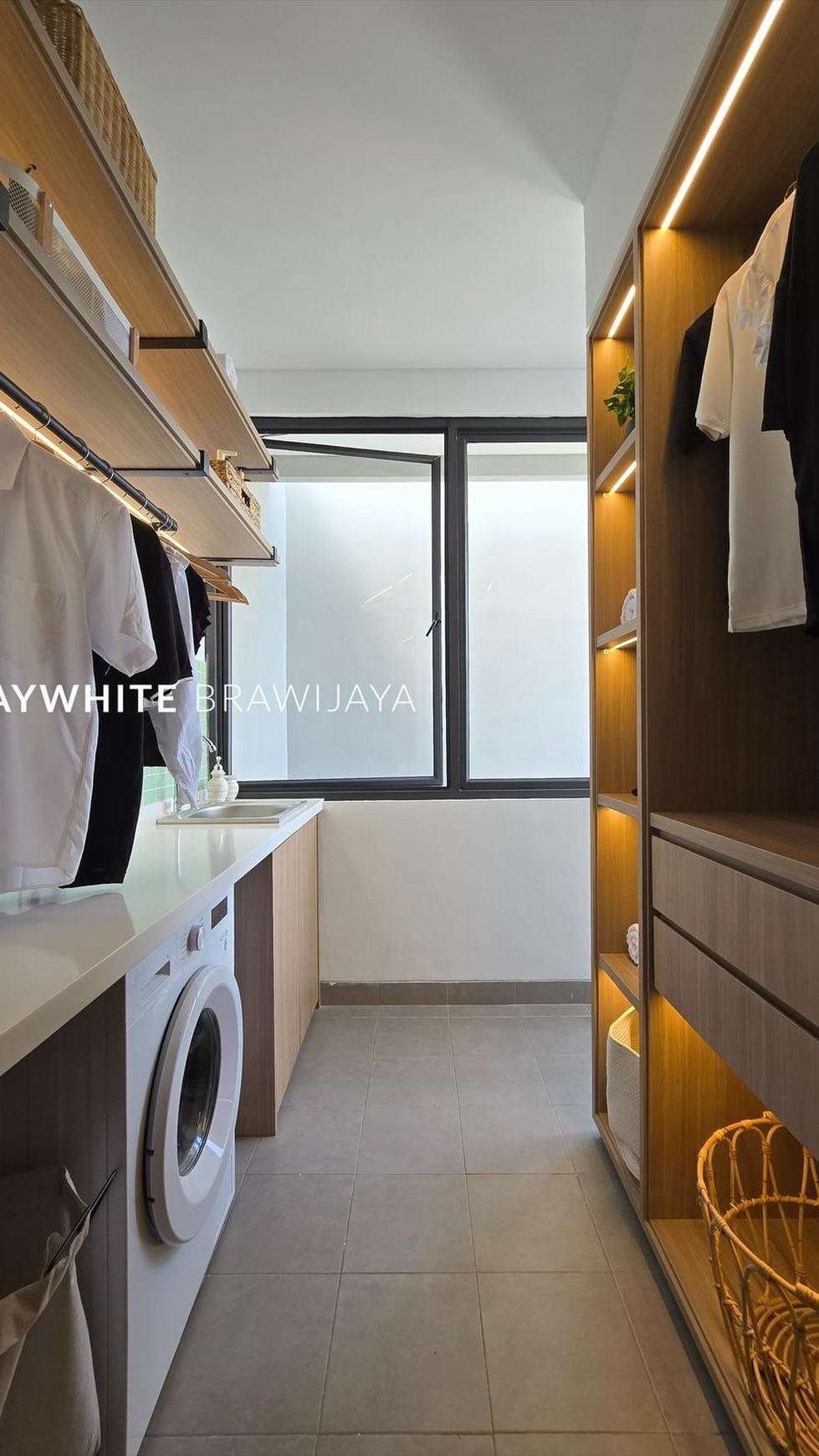 Townhouse Modern Minimalis Area Cilandak