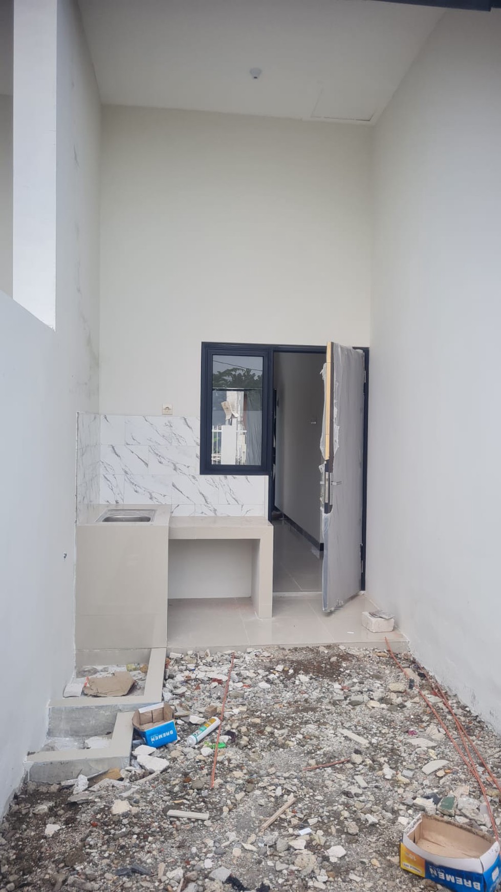 Rumah Baru Siap Huni Alana Medokan Ayu