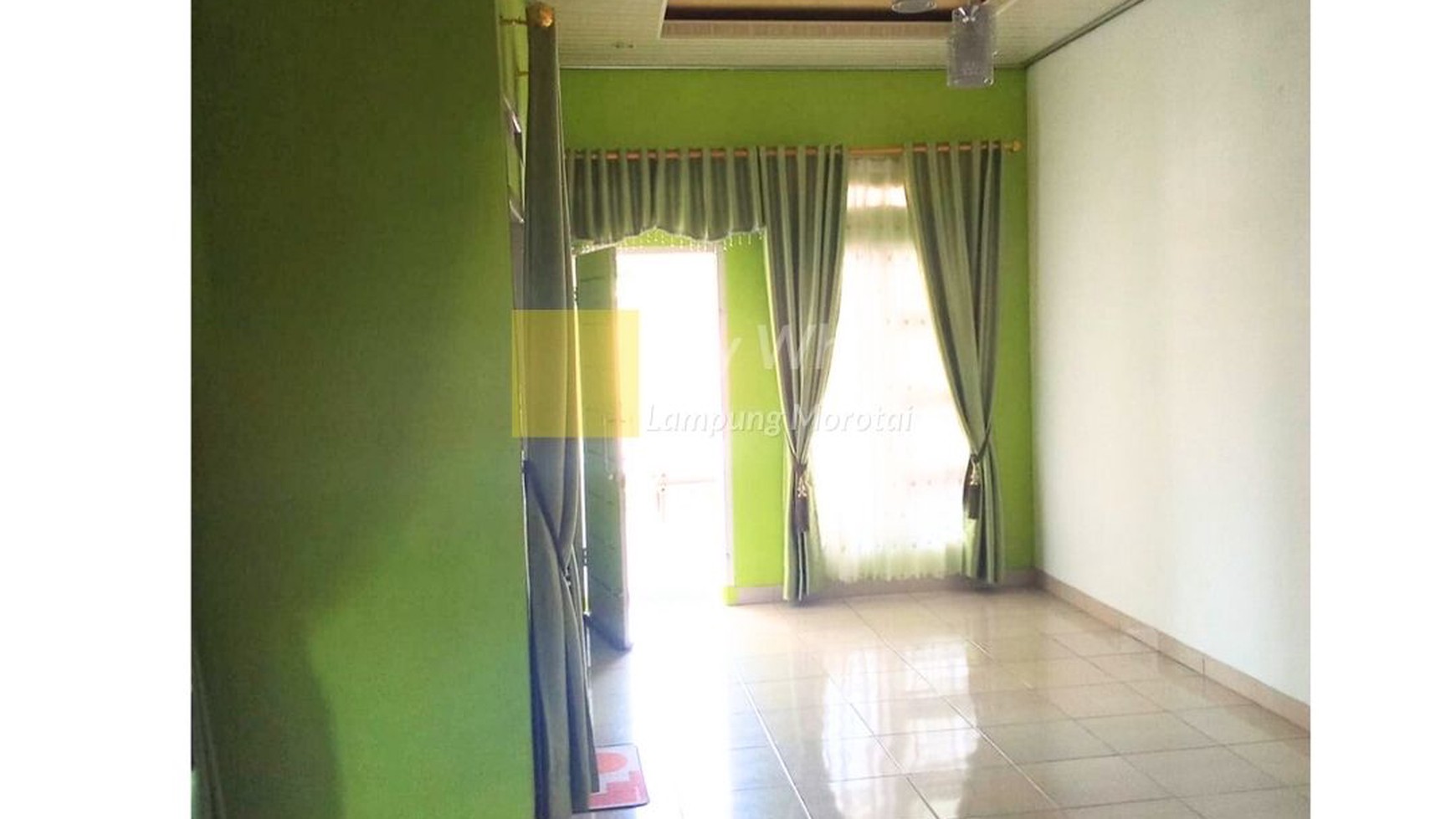 Rumah Lantai 2 Beserta Isi
