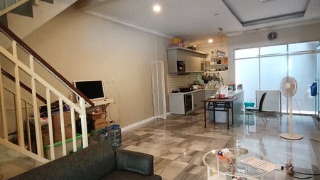 Rumah bagus siap huni di Bintaro Jaya