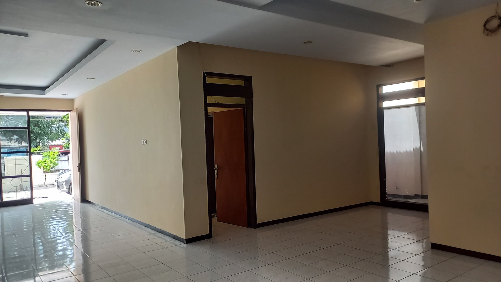 Rumah bisa untuk usaha, jalan utama di Layur Rawamangun Jaktim...