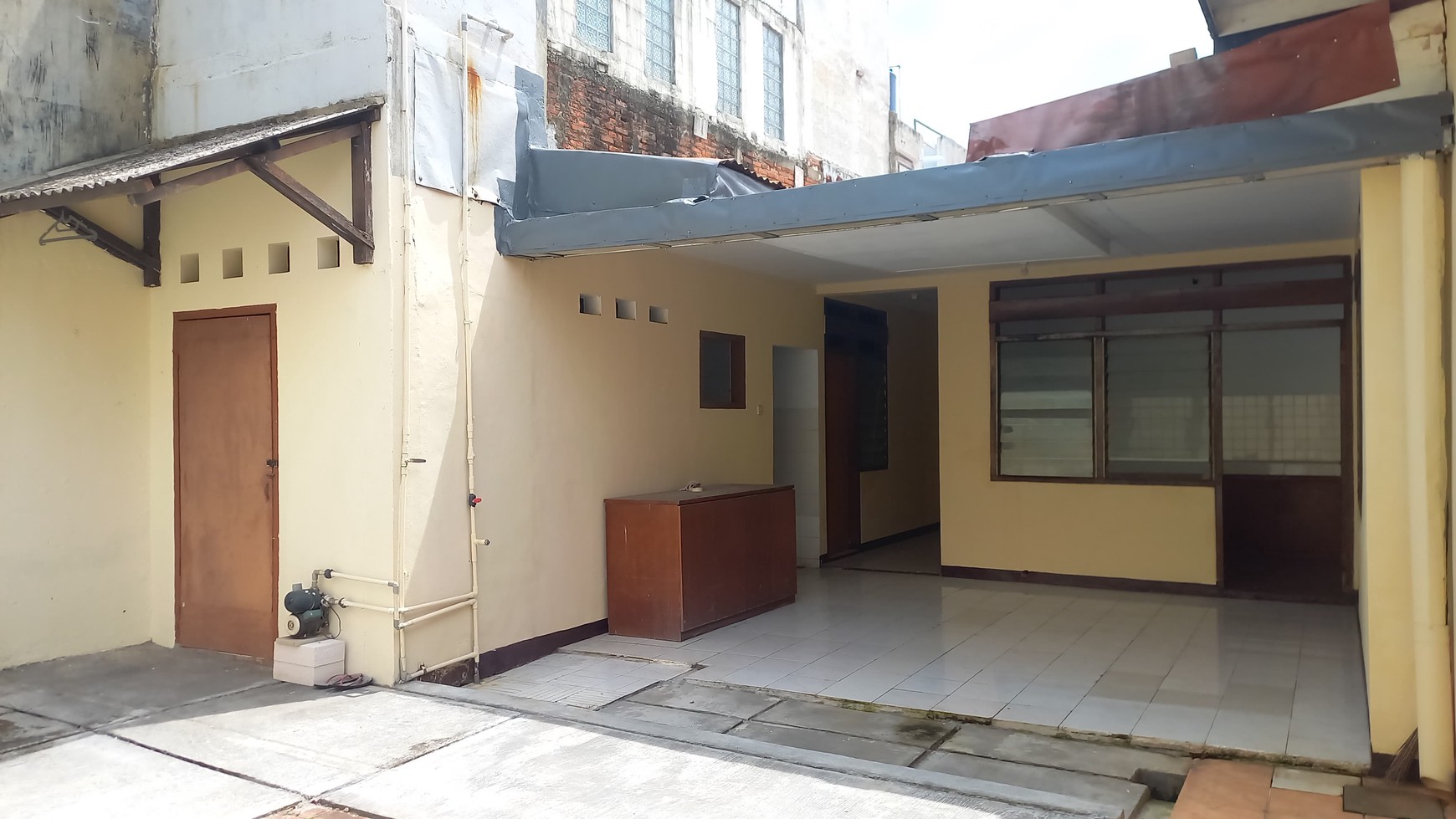 Rumah bisa untuk usaha, jalan utama di Layur Rawamangun Jaktim...