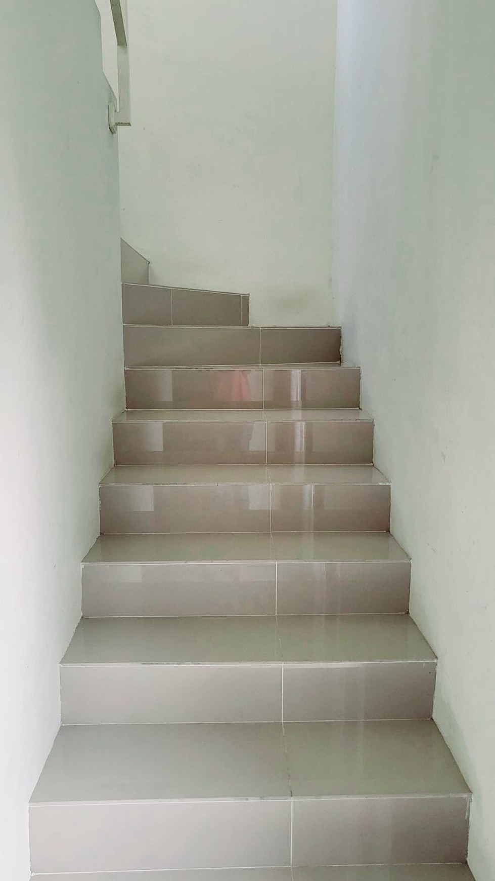 Sewa Furnished Northwest Citraland Surabaya