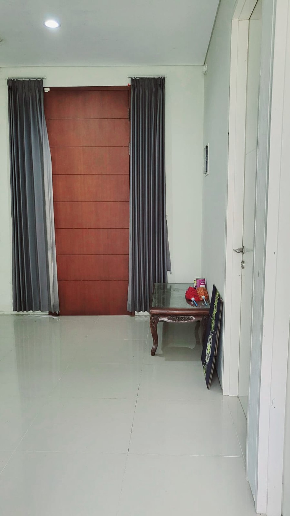 Sewa Furnished Northwest Citraland Surabaya