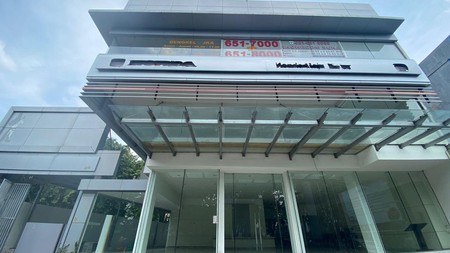 Showroom Lokasi Strategis di Sunter Jakarta Utara