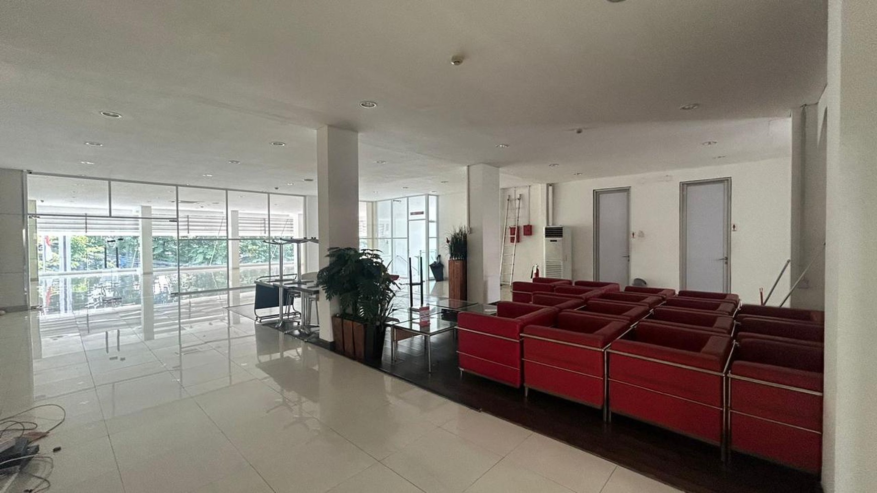 Showroom Lokasi Strategis di Sunter Jakarta Utara