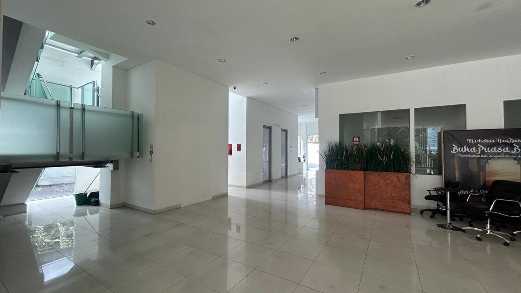Showroom Lokasi Strategis di Sunter Jakarta Utara
